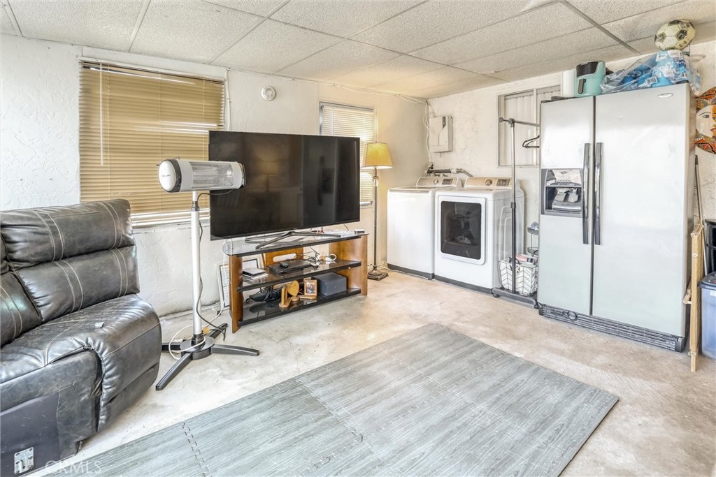 1326 N 6th Place