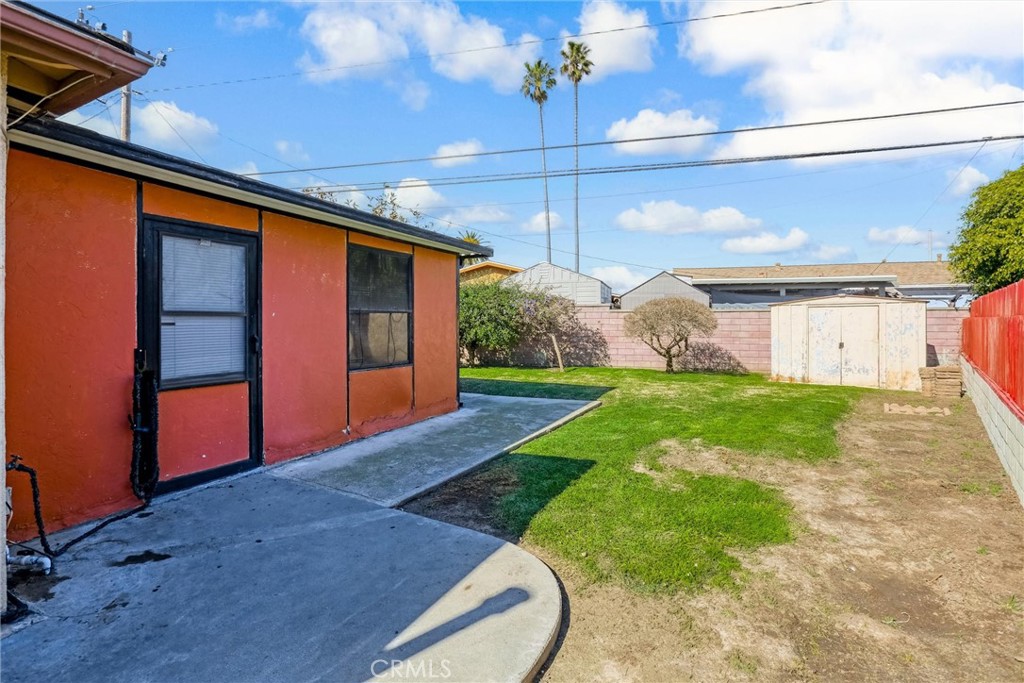 1326 N 6th Place