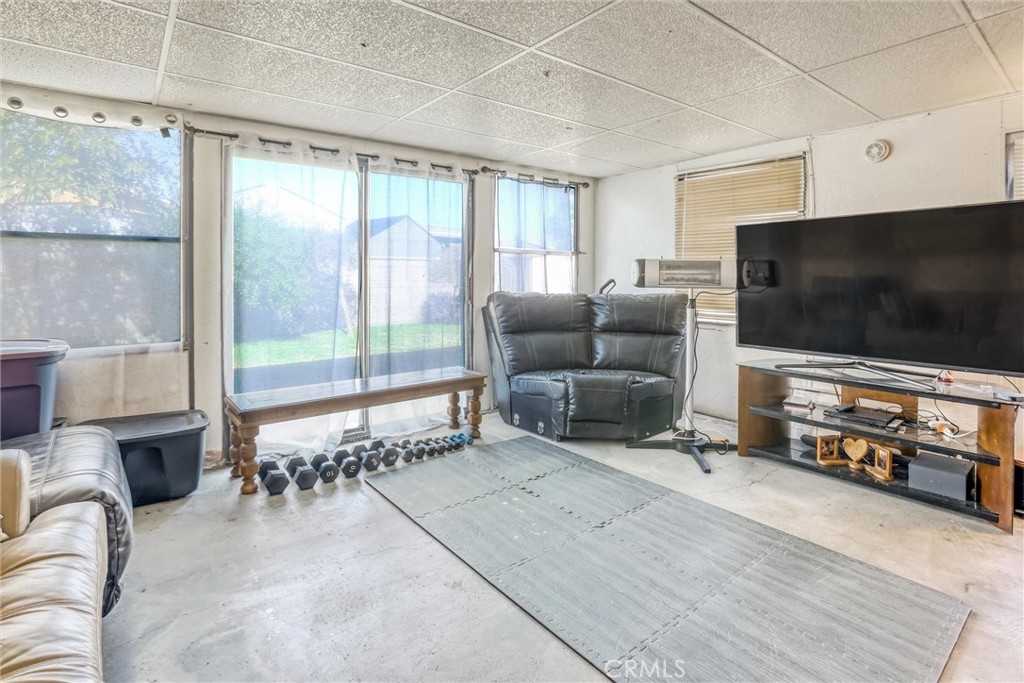 1326 N 6th Place