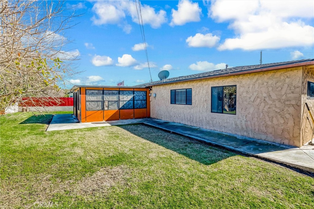 1326 N 6th Place