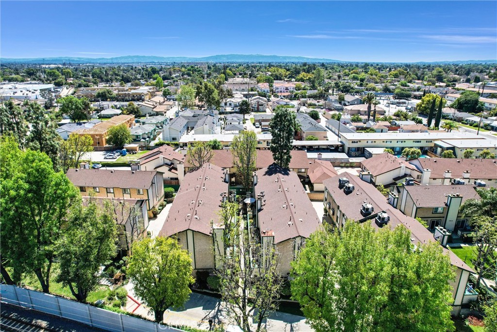 1616 S Mayflower Avenue E