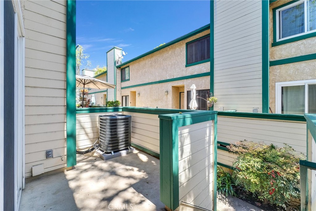 1616 S Mayflower Avenue E