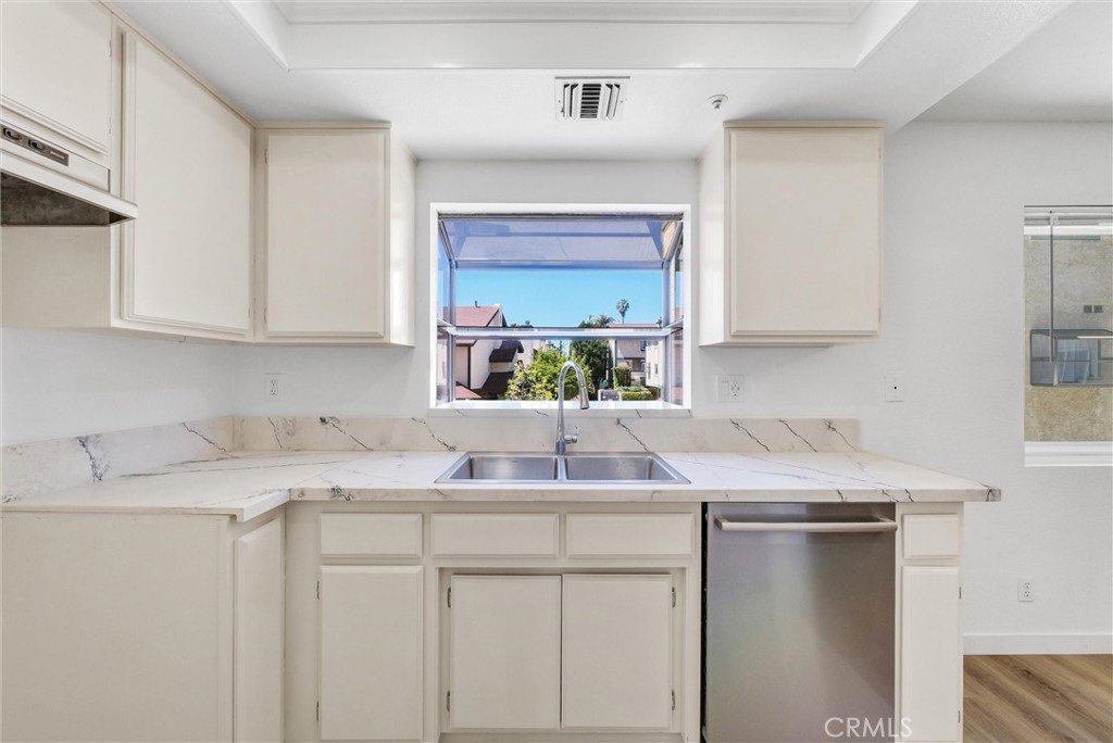 1616 S Mayflower Avenue E