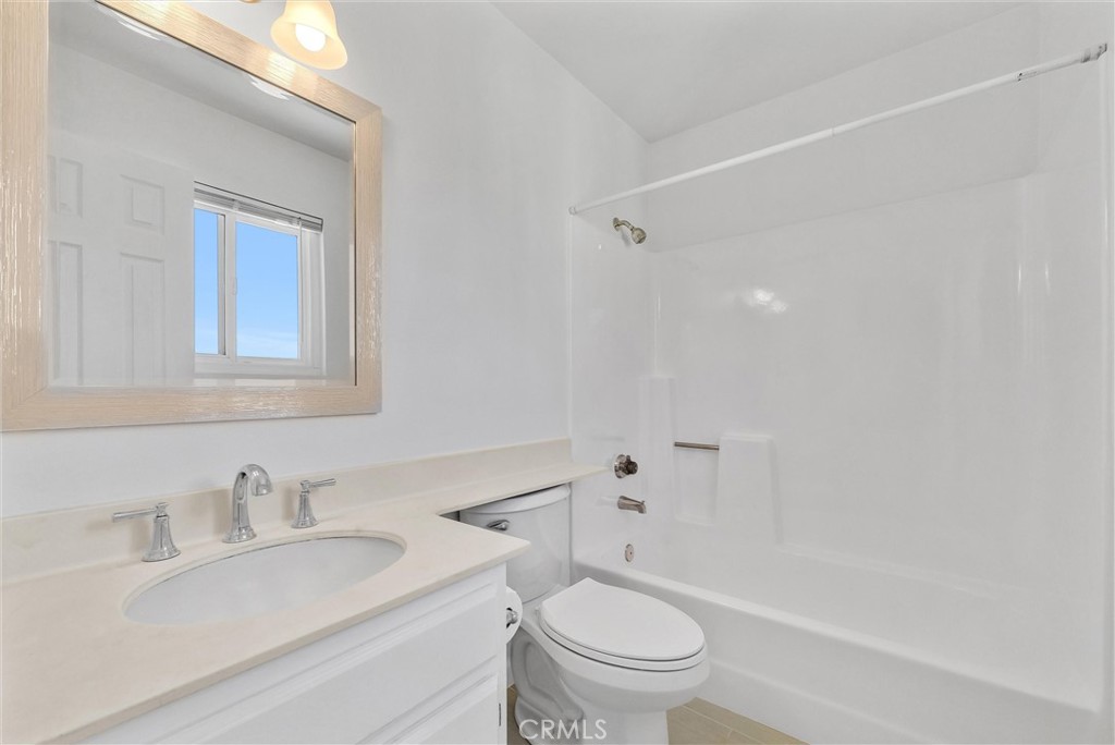 1616 S Mayflower Avenue E