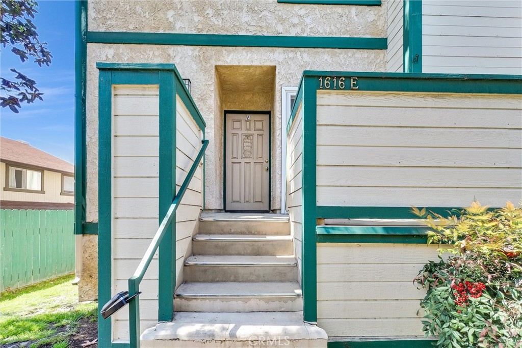 1616 S Mayflower Avenue E