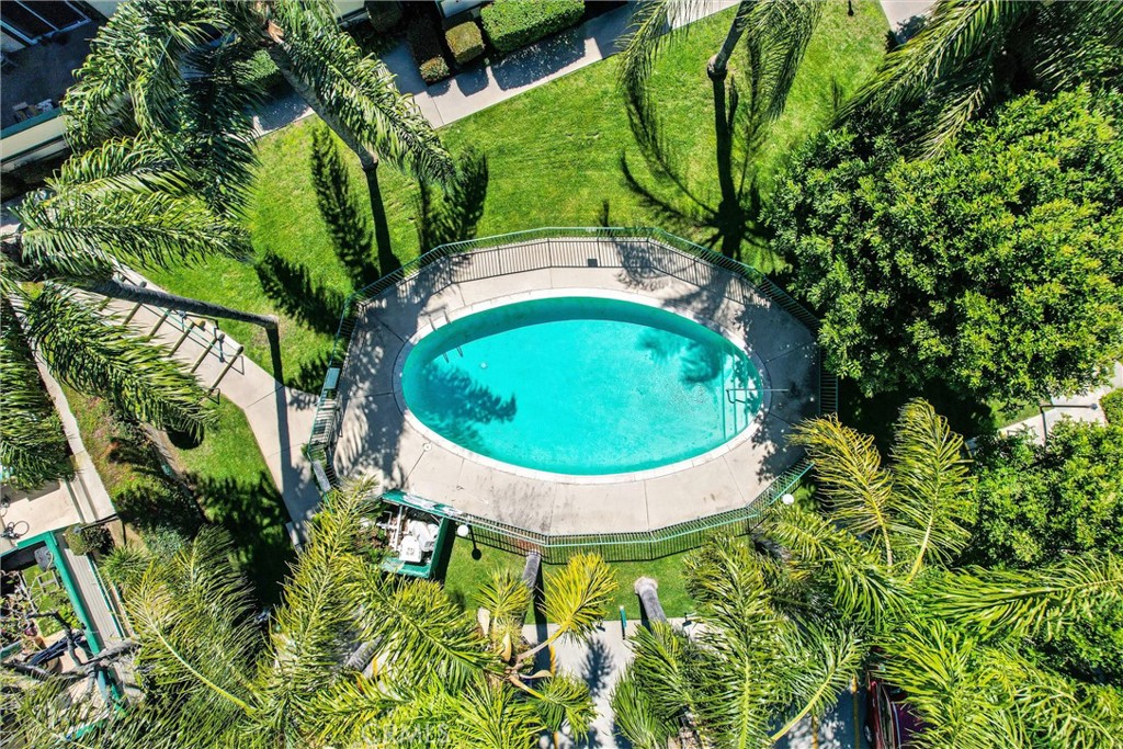 1616 S Mayflower Avenue E