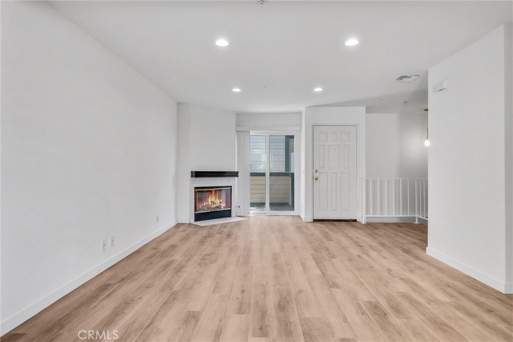 1616 S Mayflower Avenue E