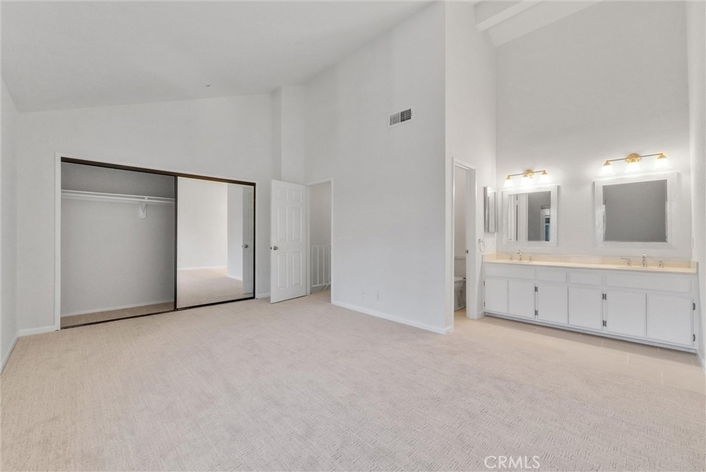 1616 S Mayflower Avenue E