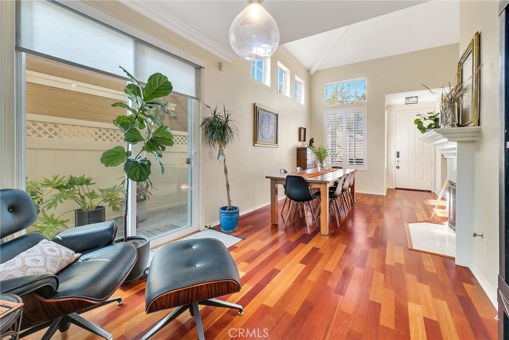 412 Middlebury Court