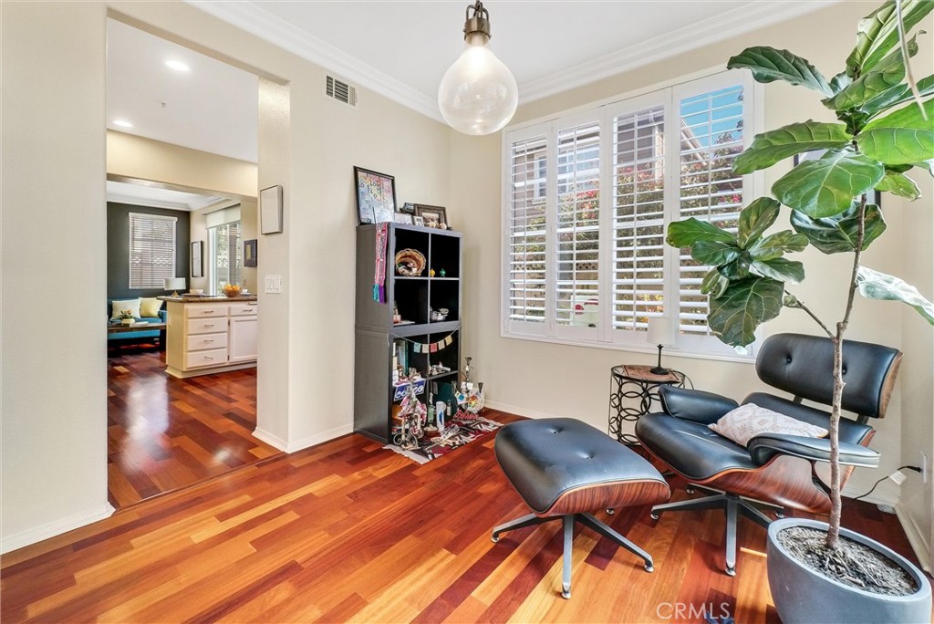 412 Middlebury Court