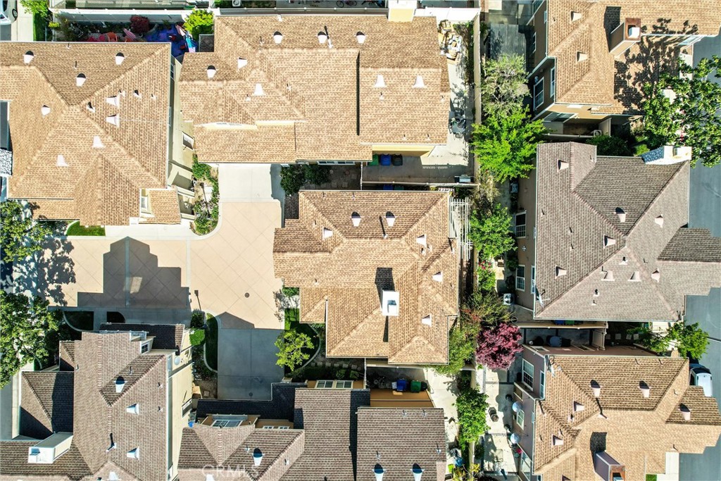 412 Middlebury Court