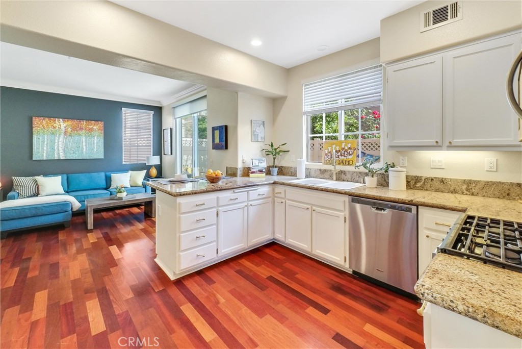 412 Middlebury Court