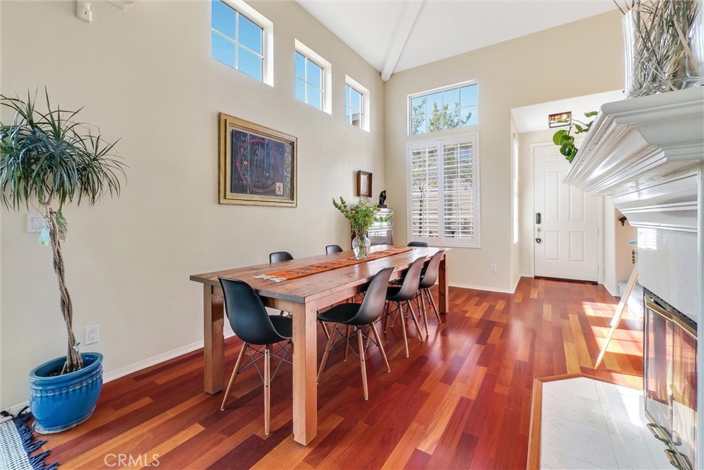 412 Middlebury Court