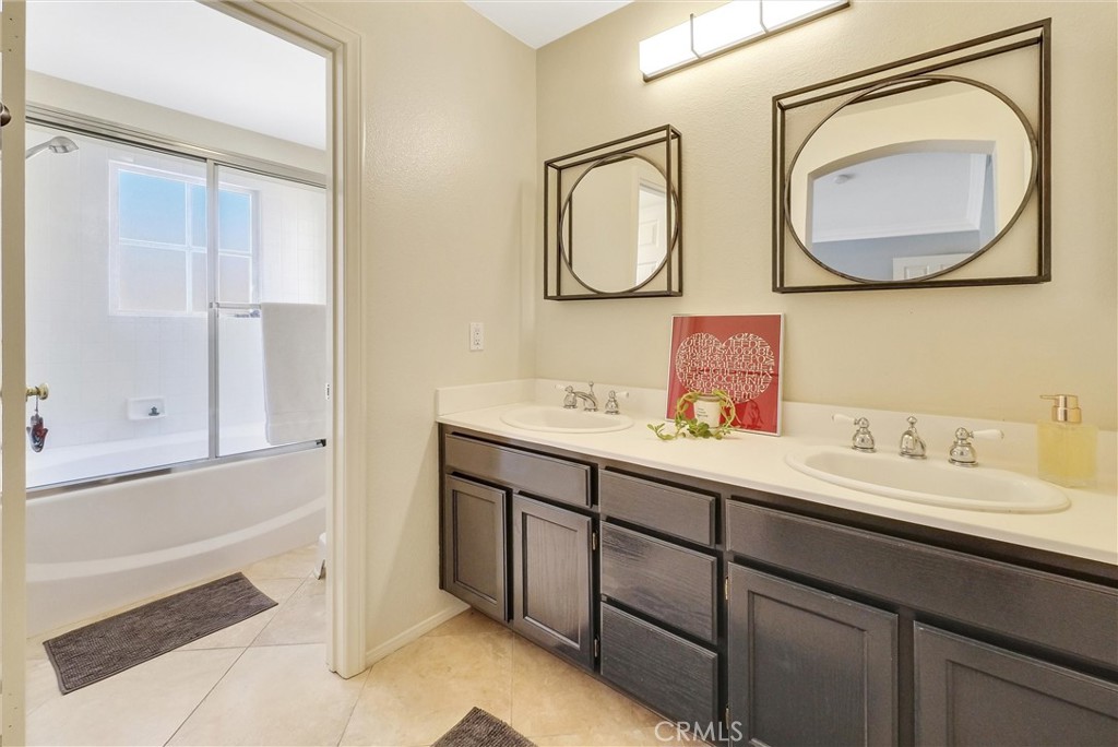 412 Middlebury Court