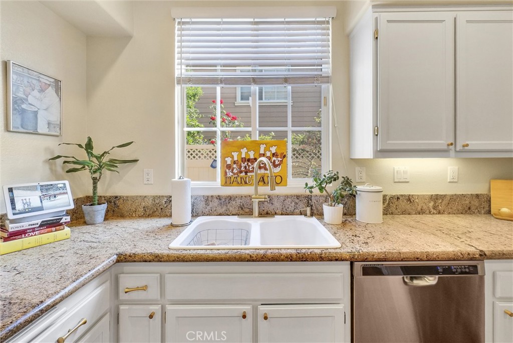 412 Middlebury Court