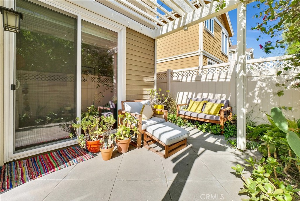 412 Middlebury Court