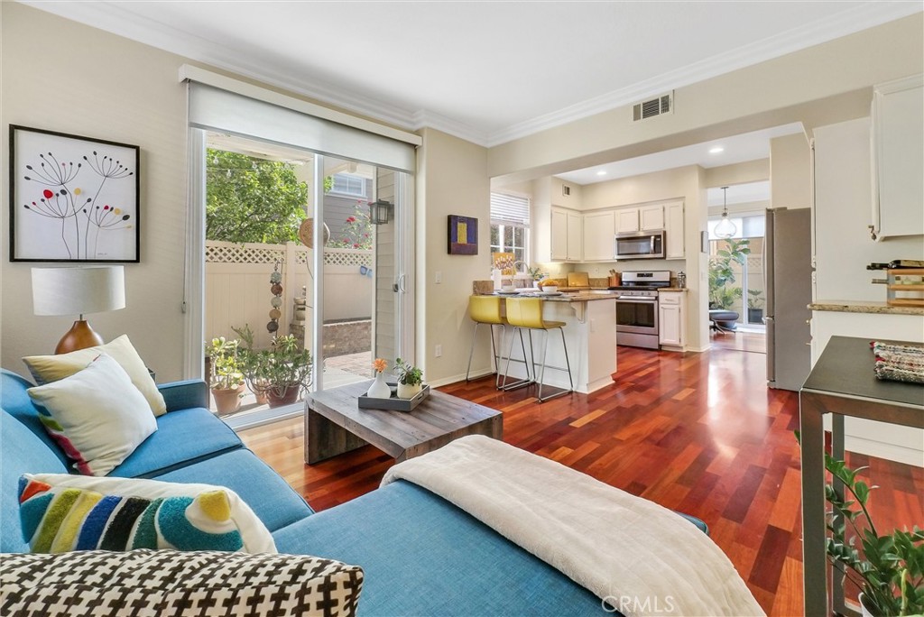 412 Middlebury Court