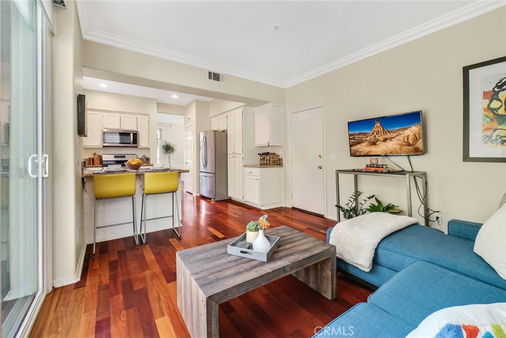 412 Middlebury Court