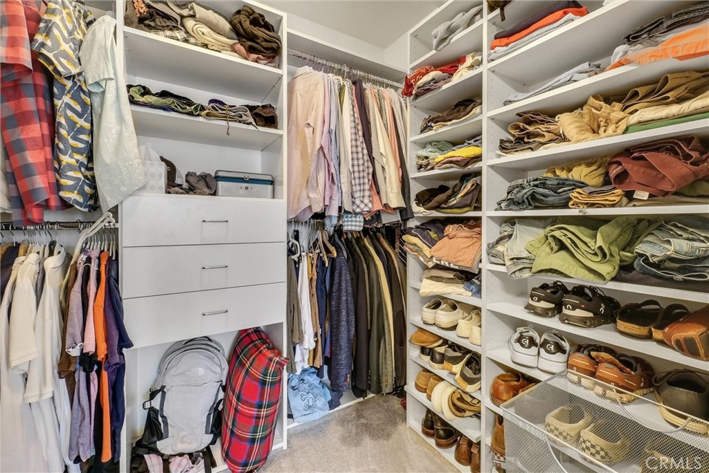 412 Middlebury Court