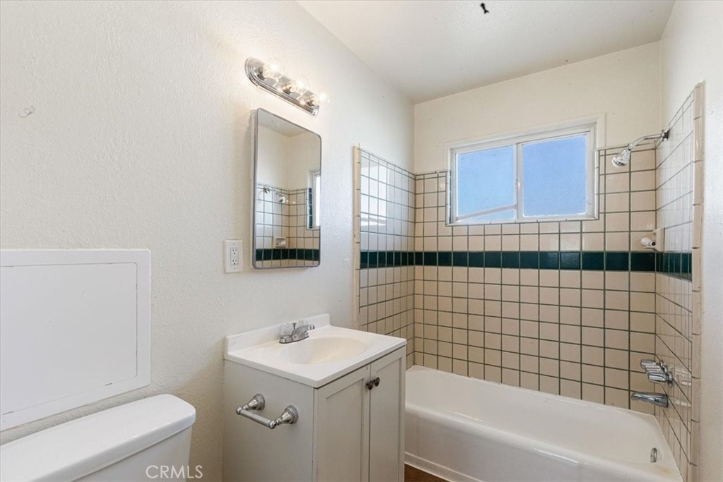 729 W Avenue H11