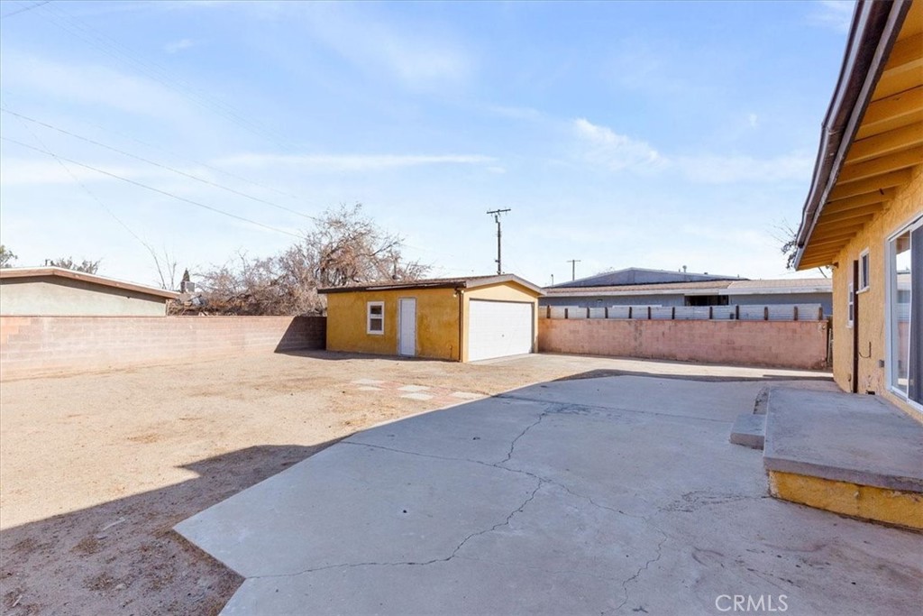 729 W Avenue H11