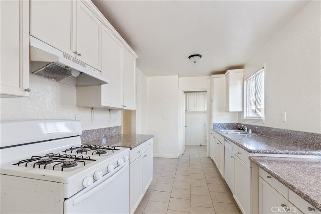729 W Avenue H11
