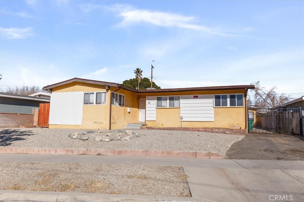 729 W Avenue H11