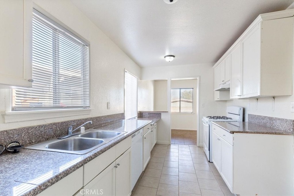 729 W Avenue H11