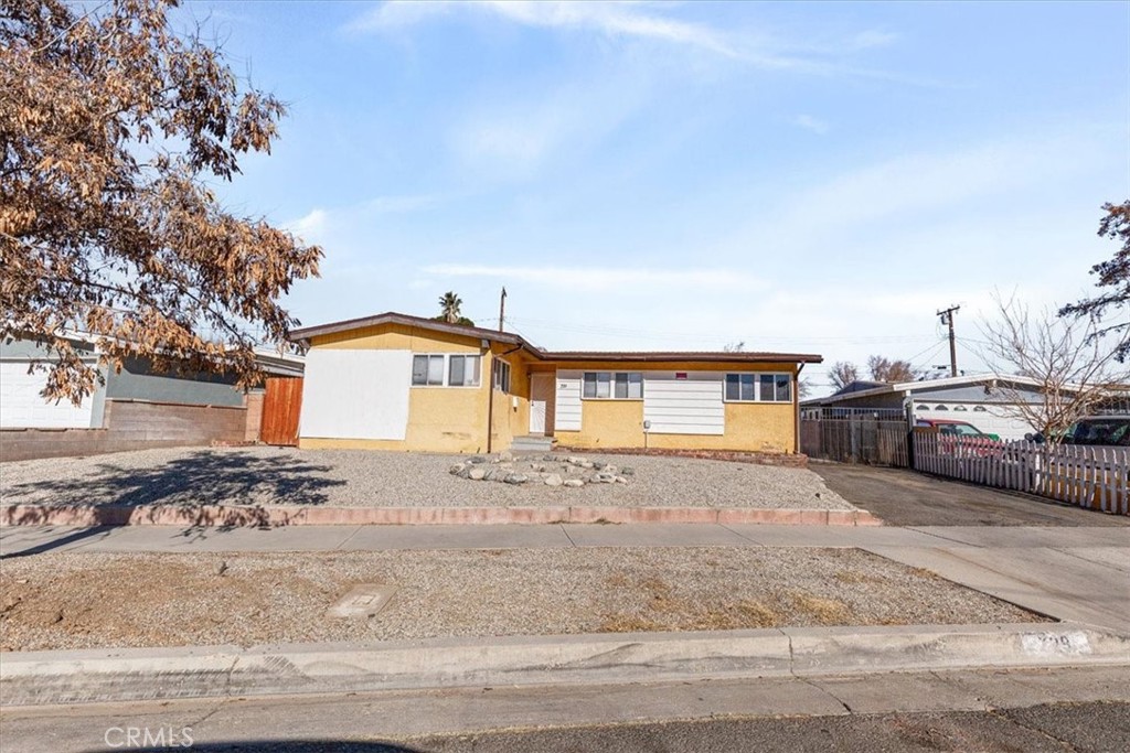729 W Avenue H11