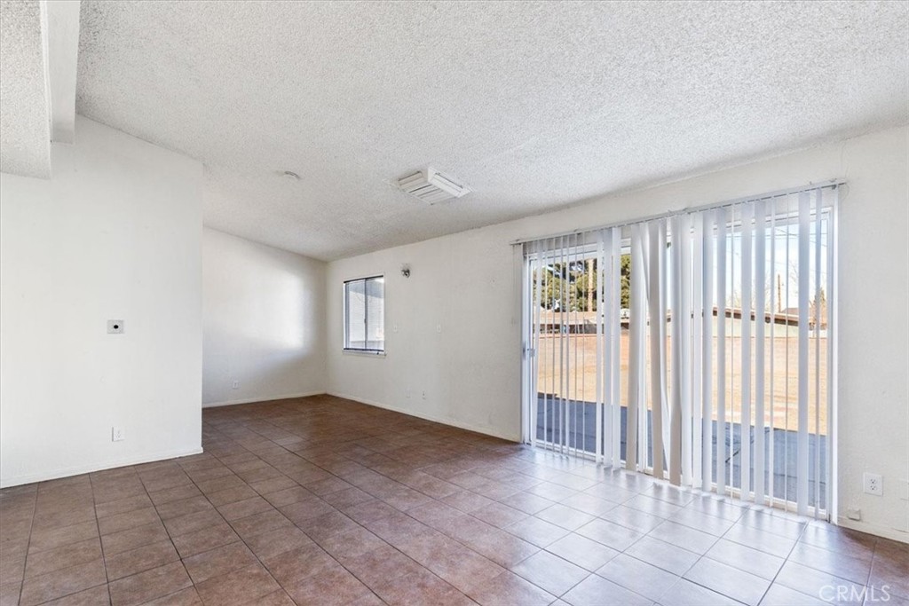729 W Avenue H11