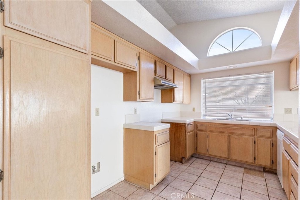 1803 E Norberry Street