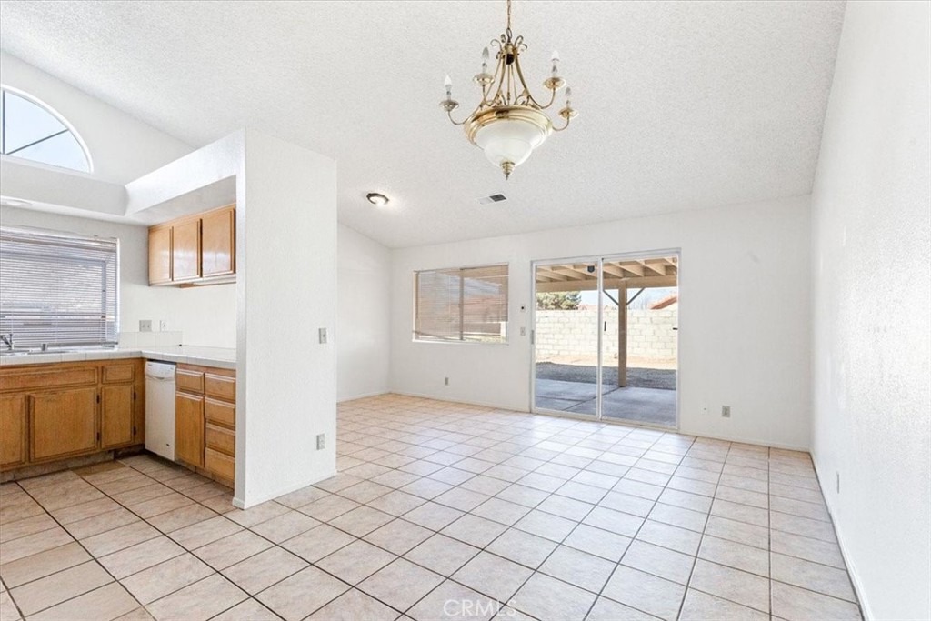 1803 E Norberry Street