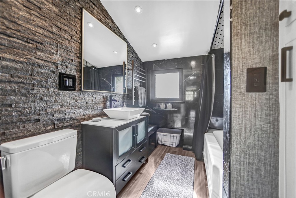 102 E Mountain Street