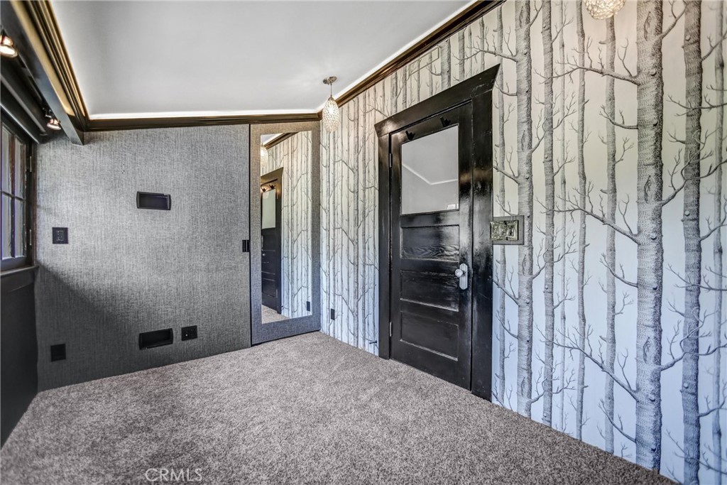 102 E Mountain Street