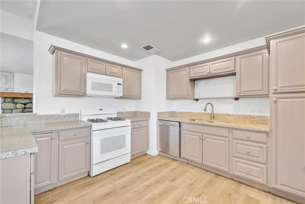 49806 Edison Lane