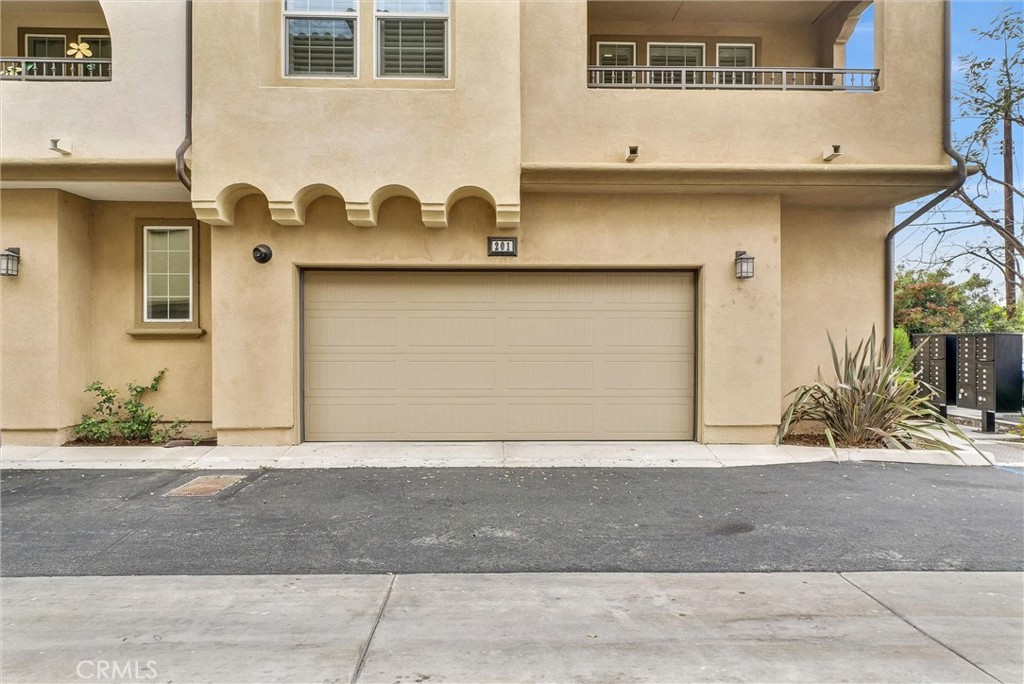 1220 W La Habra Boulevard 201