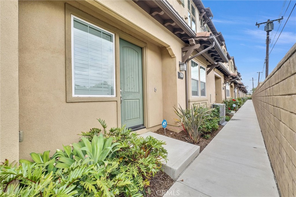 1220 W La Habra Boulevard 201