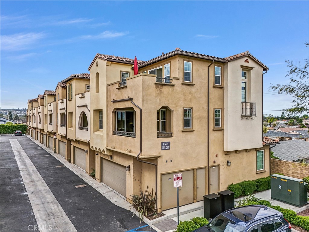 1220 W La Habra Boulevard 201