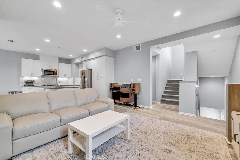 1220 W La Habra Boulevard 201