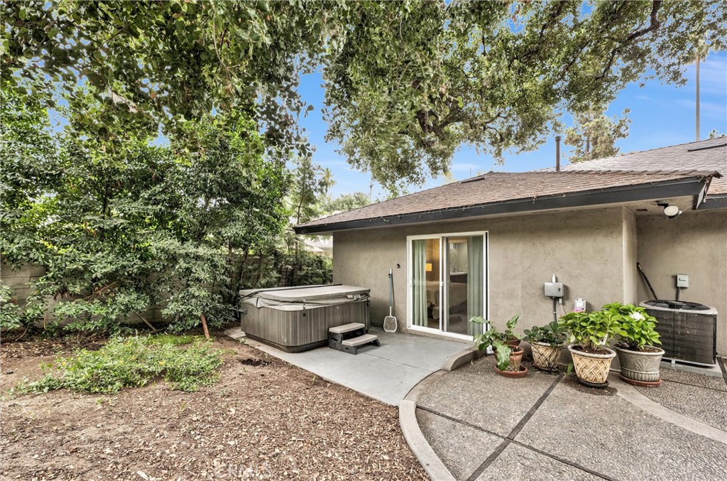 407 W Orange Grove Avenue