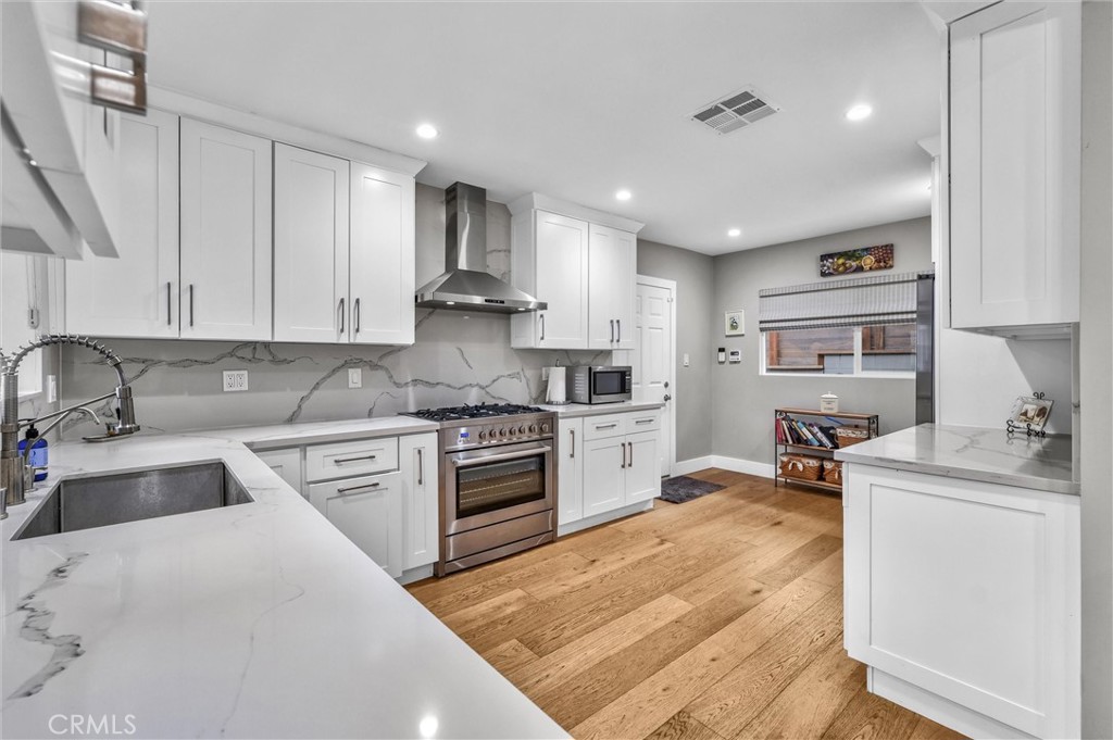 407 W Orange Grove Avenue