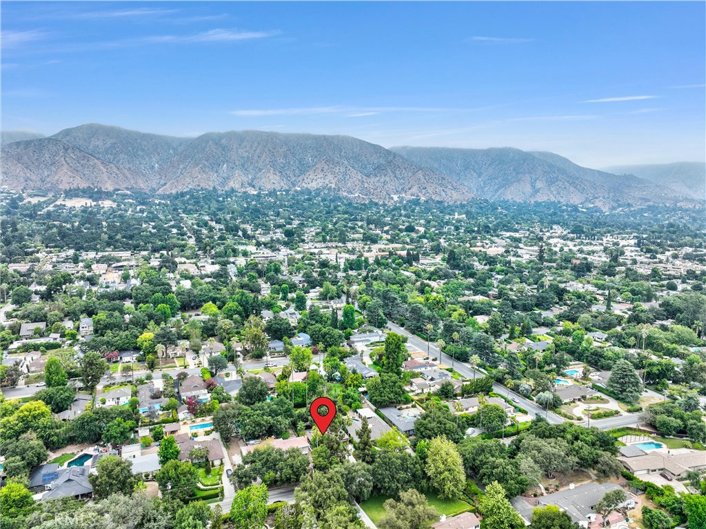 407 W Orange Grove Avenue