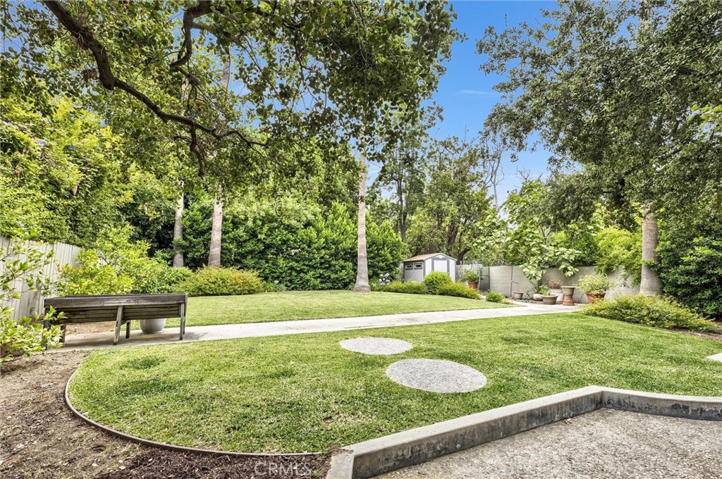 407 W Orange Grove Avenue