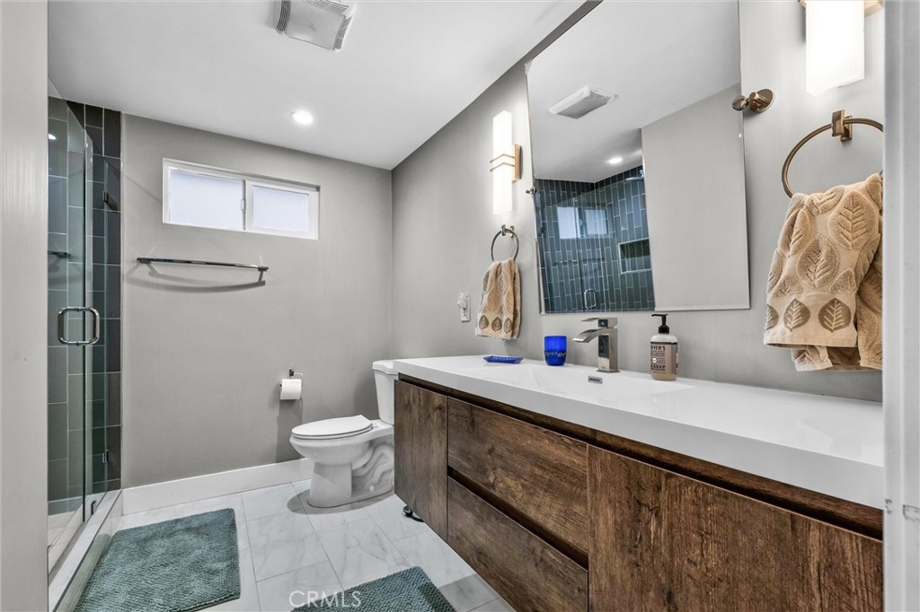 407 W Orange Grove Avenue