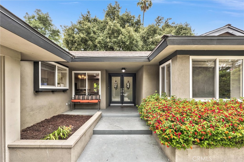 407 W Orange Grove Avenue