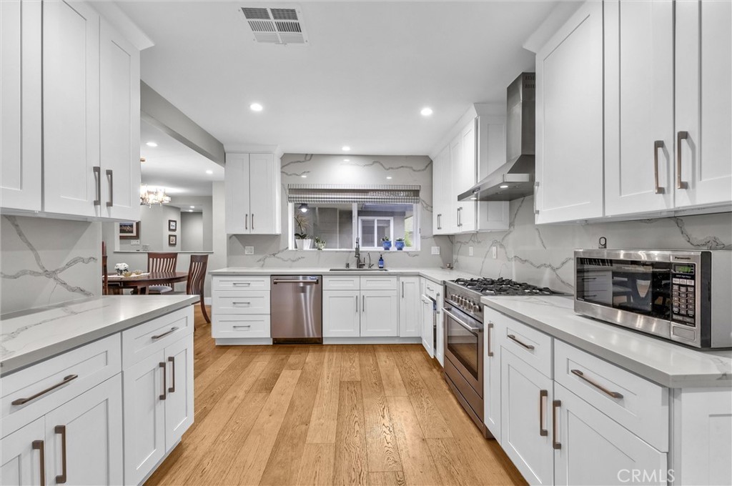 407 W Orange Grove Avenue