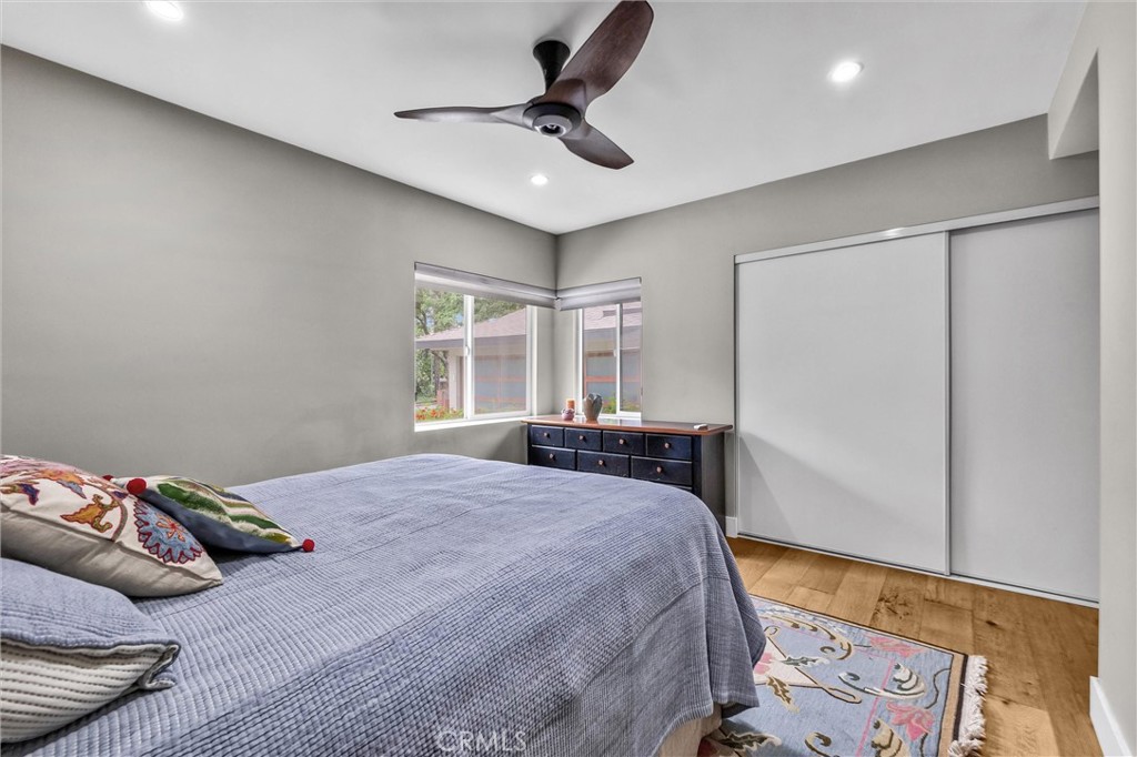 407 W Orange Grove Avenue