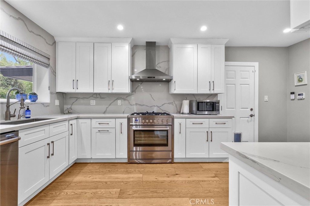 407 W Orange Grove Avenue