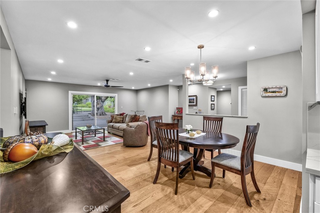 407 W Orange Grove Avenue