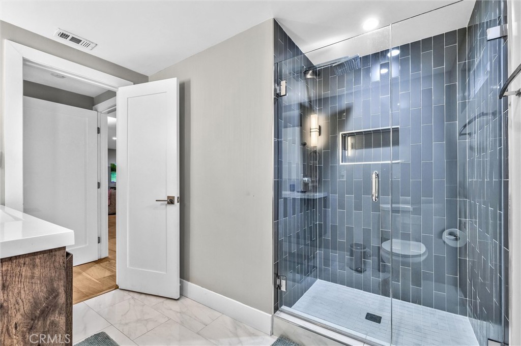 407 W Orange Grove Avenue